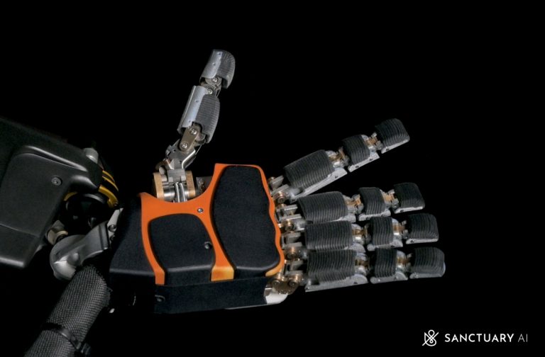 Phoenix de Sanctuary AI, un robot humanoïde multitâche - Frédéric ...